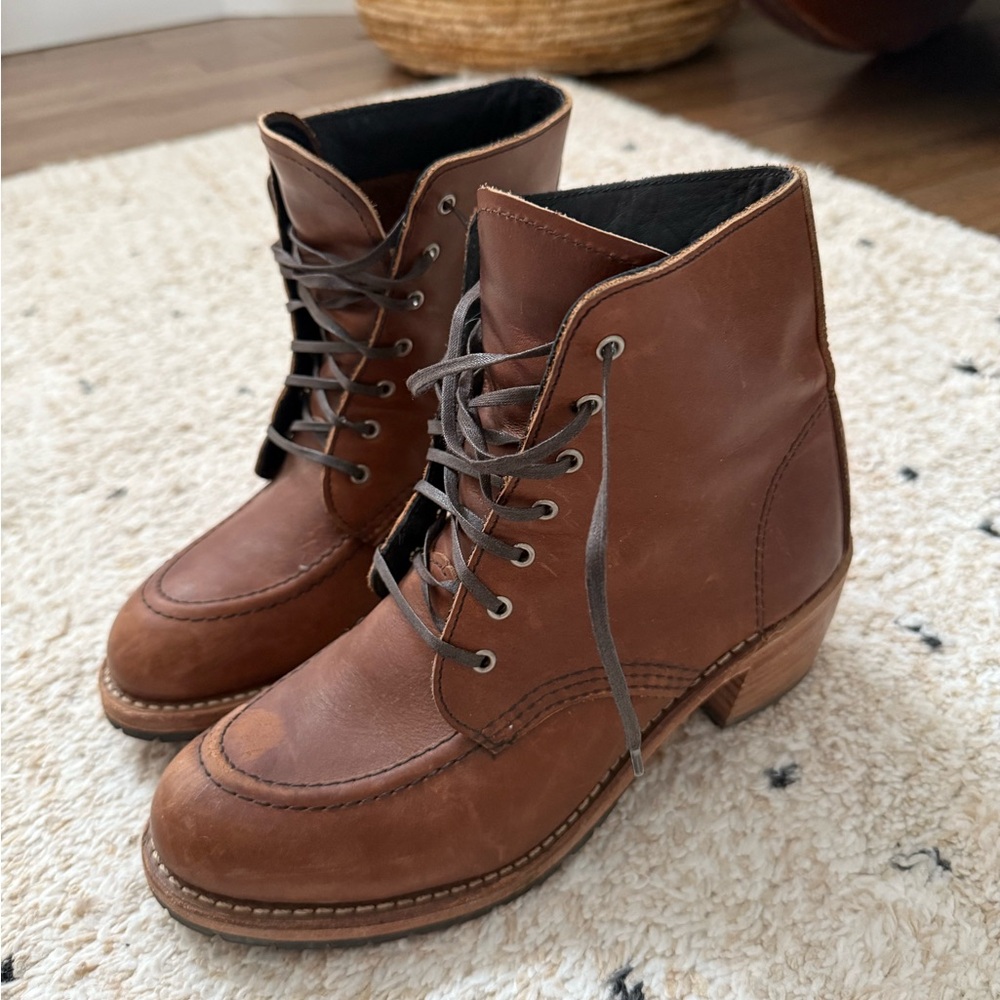 Red Wing CLARA WOMEN'S HEELED BOOT IN AMBER HARNESS LEATHER